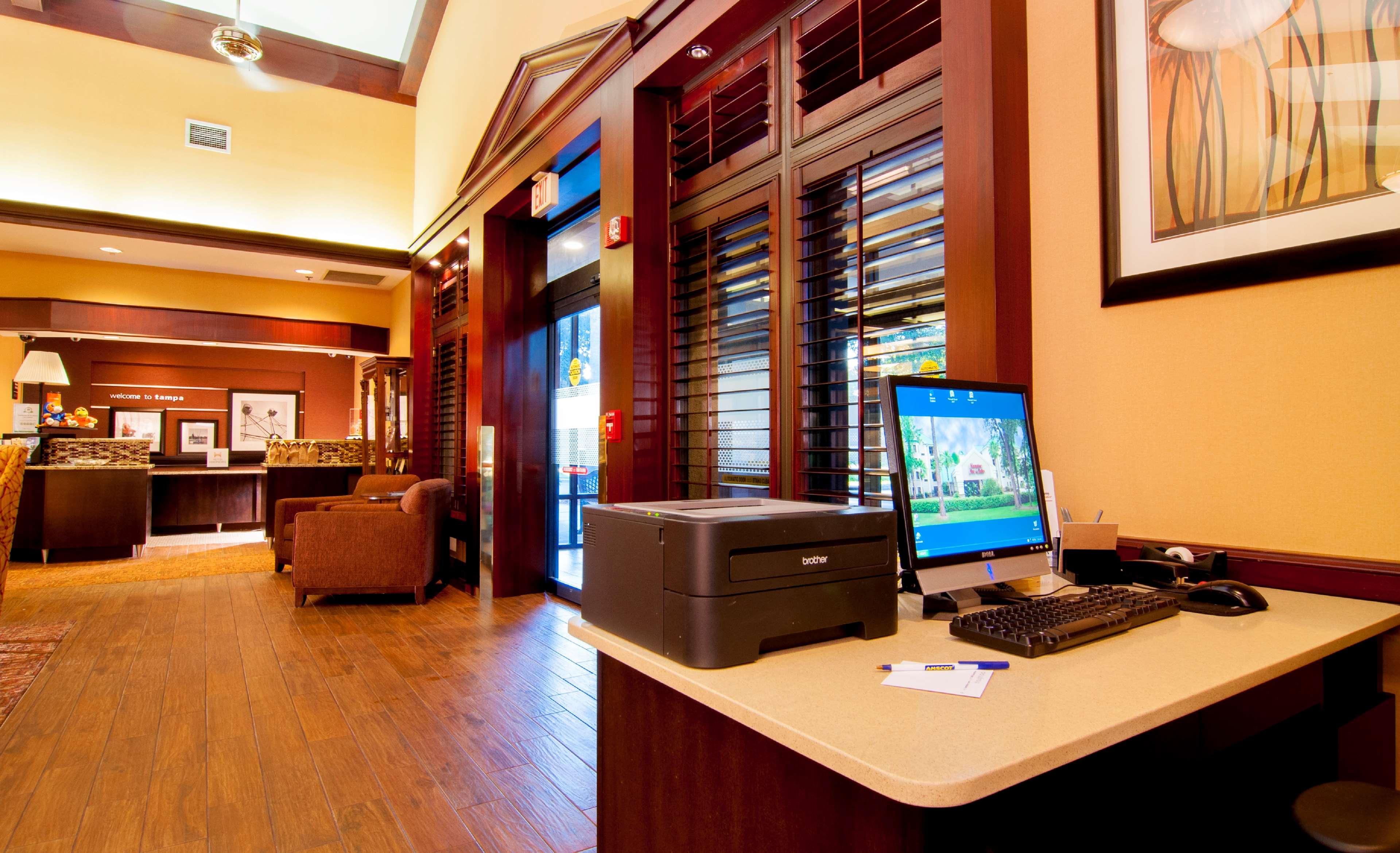 Hampton Inn & Suites Tampa-North Exteriör bild