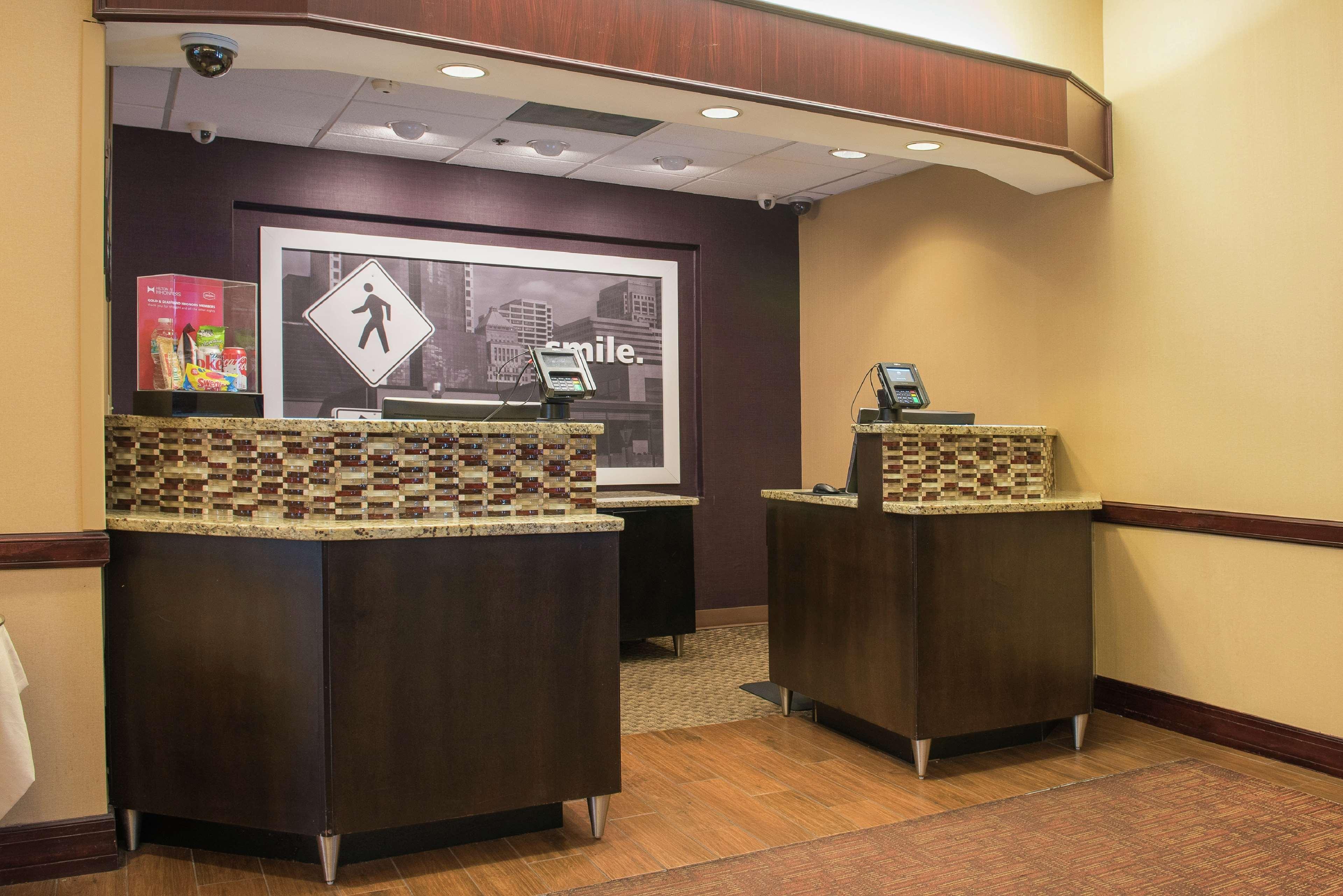 Hampton Inn & Suites Tampa-North Exteriör bild
