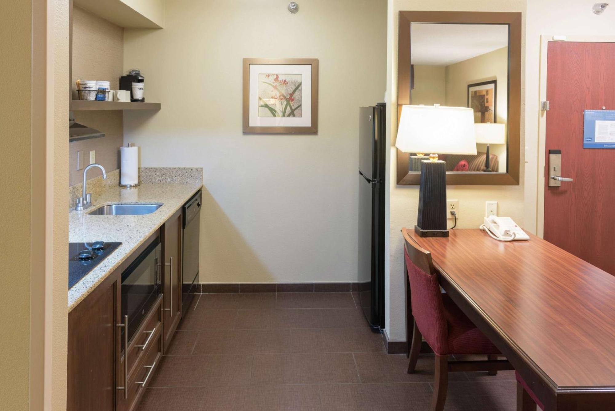 Hampton Inn & Suites Tampa-North Exteriör bild