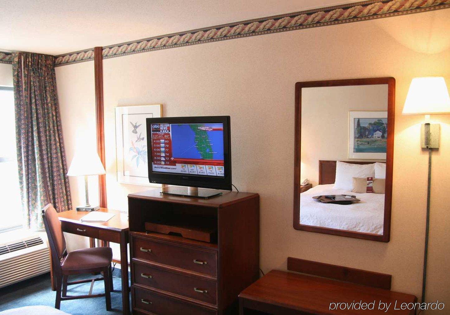 Hampton Inn & Suites Tampa-North Rum bild